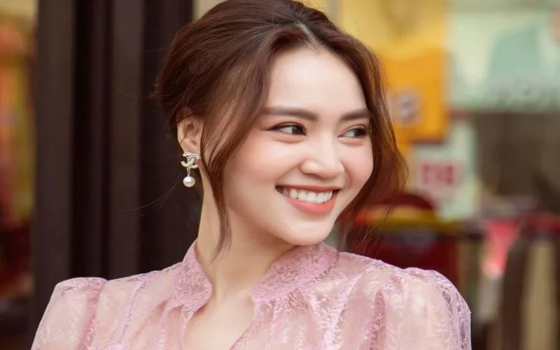 tieu su ninh duong lan ngoc va hanh trinh den bieu tuong man anh viet