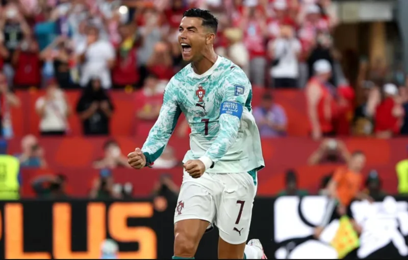 Cristiano Ronaldo là niềm tự hào của Bồ Đào Nha nhờ tài năng, ý chí và những đóng góp cho đội tuyển quốc gia.